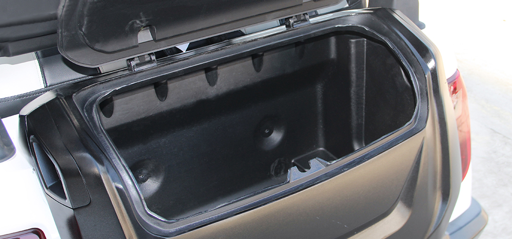 Features d5 RANGER STORAGE TRUNK