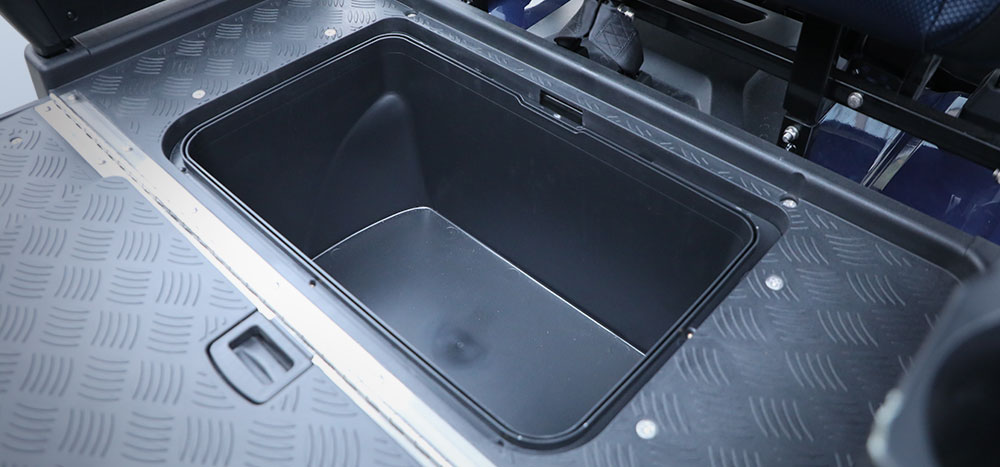 Features d5 RANGER Storage Compartment