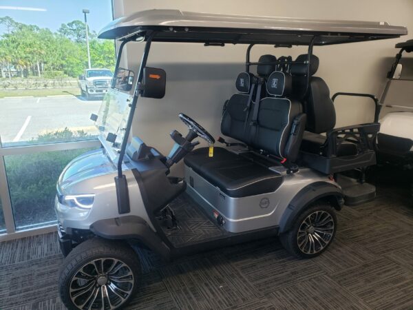 2025 Brad Conquest Roxie H40 Lithium - 4 Passenger - Image 2