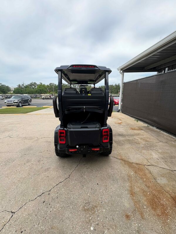 2025 Evolution D-MAX XT4 - Lithium - Image 8