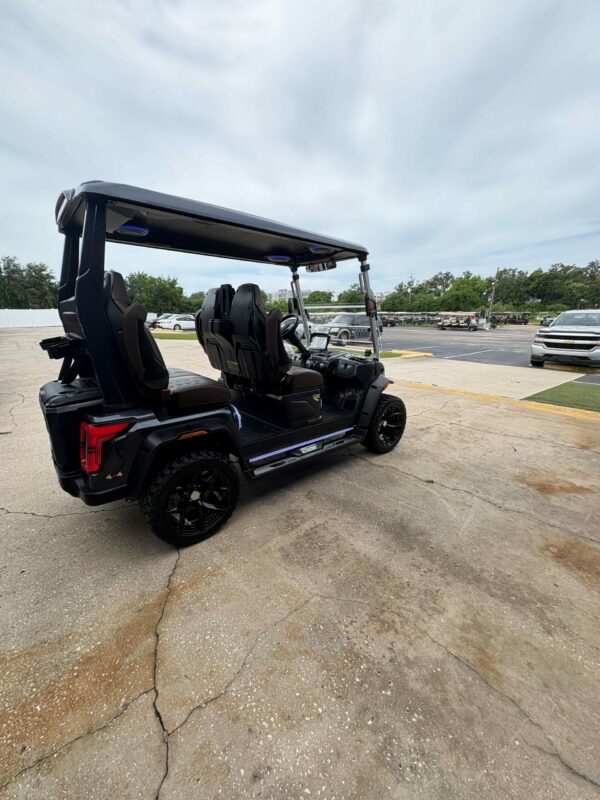 2025 Evolution D-MAX XT4 - Lithium - Image 7