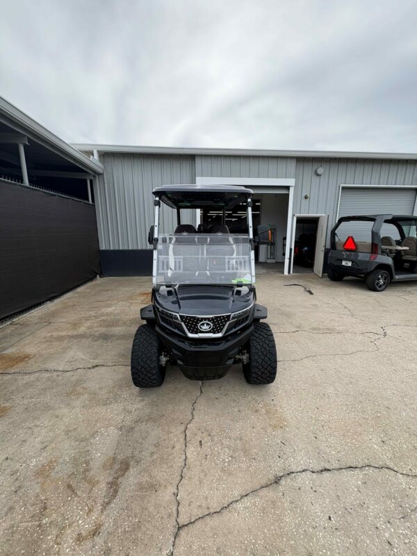 2025 Evolution D-MAX XT4 - Lithium - Image 4
